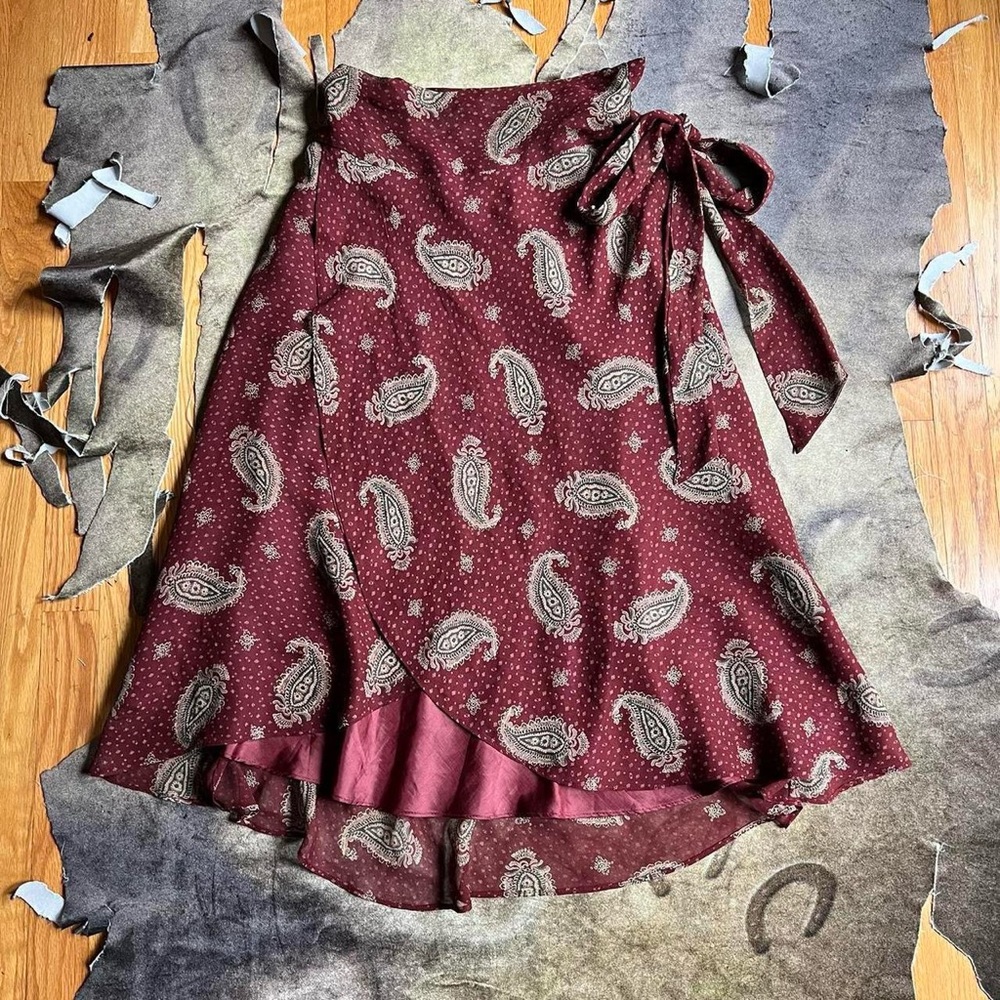 Ralph Lauren silk burgundy paisley wrap skirt Sz 8